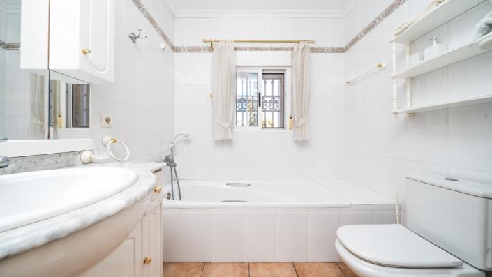 Image No.19-3 Bed Villa for sale