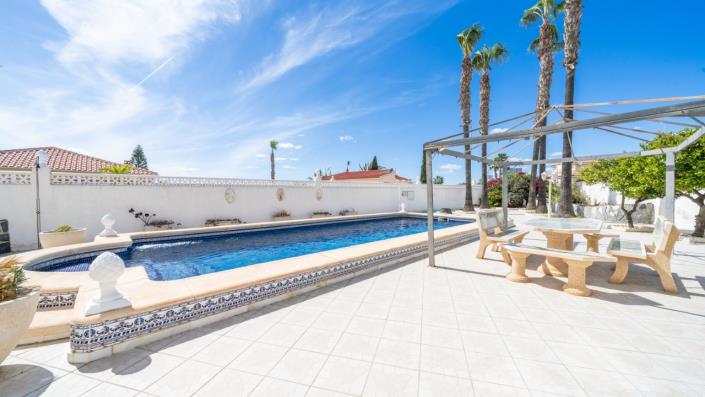 Image No.49-3 Bed Villa for sale