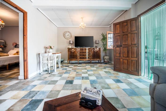 Image No.18-9 Bed Villa for sale