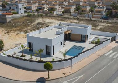 Villa-for-sale-in-La-Marina-with-pool---1---Portals-