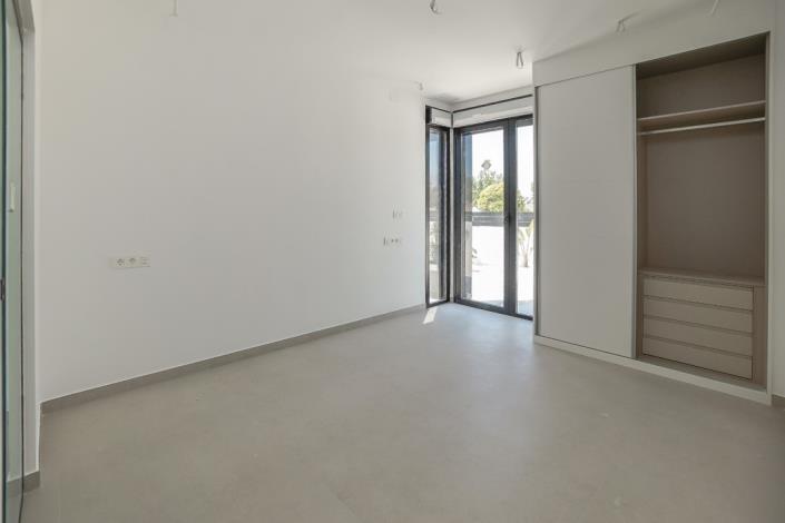 Image No.12-3 Bed Villa for sale