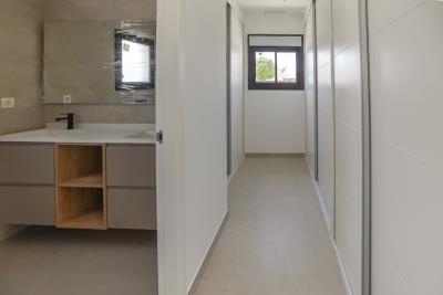 Villa-for-sale-in-La-Marina-with-pool---5h---Portals-