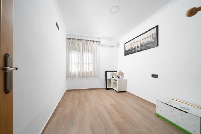 Image No.27-4 Bed Villa for sale