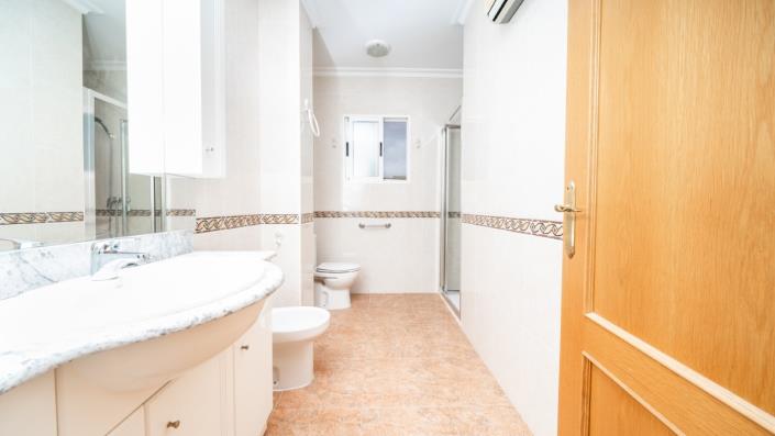 Image No.25-4 Bed Villa for sale