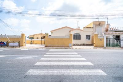 Detached-Property--for-Sale-in-La-Marina--4---Portals-