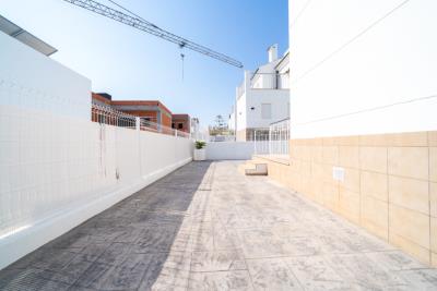 Detached-villa-for-sale-in-La-Marina--7---Portals-