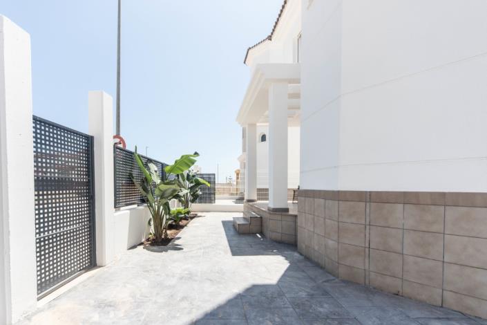 Image No.40-3 Bed Villa for sale