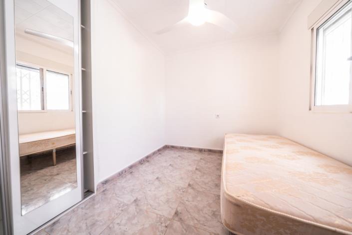 Image No.15-4 Bed Townhouse for sale