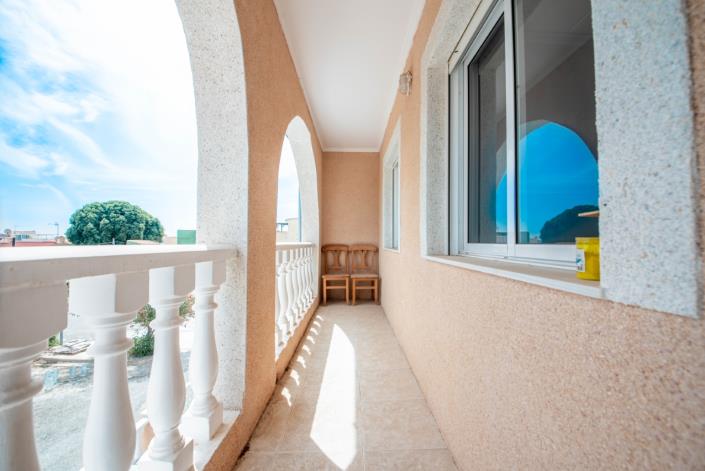 Image No.21-4 Bed Townhouse for sale