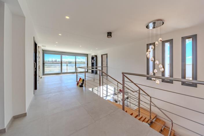 Image No.26-5 Bed Villa for sale