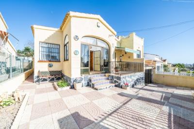 Detached-Villa-for-sale-in-La-Marina--2---Portals-