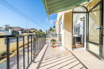 Detached-Villa-for-sale-in-La-Marina--12---Portals-