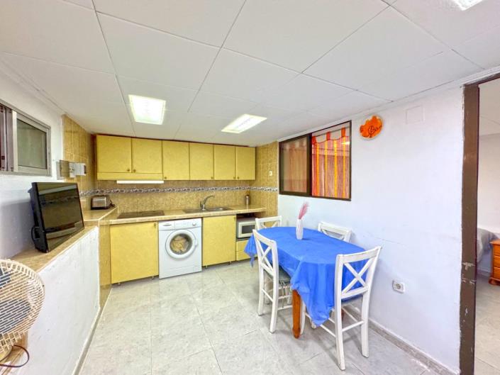 Image No.15-2 Bed Townhouse for sale