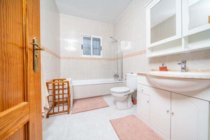 Image No.26-5 Bed Villa for sale