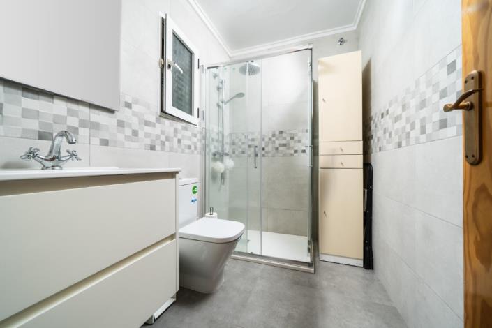 Image No.18-3 Bed Quad for sale