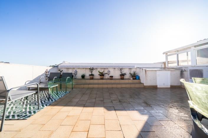 Image No.22-3 Bed Quad for sale