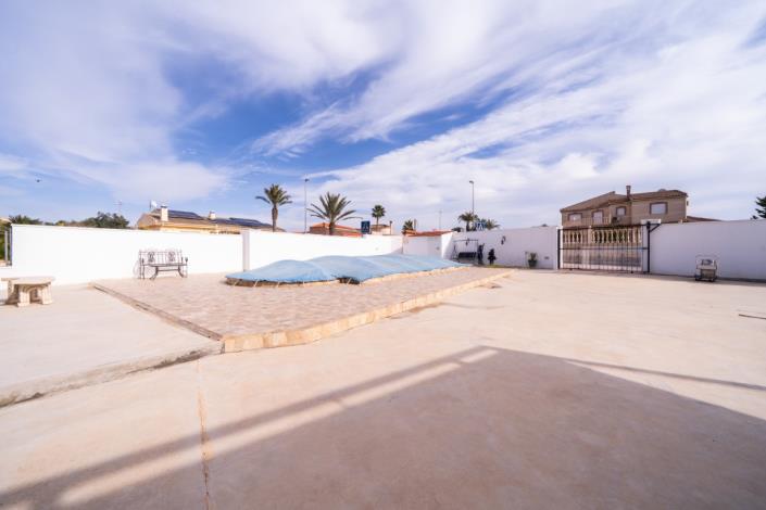 Image No.19-3 Bed Villa for sale