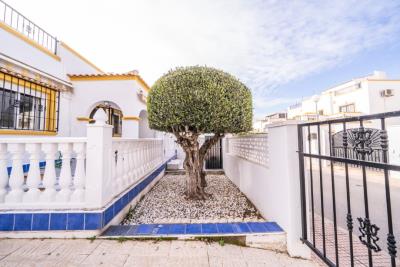 Quad-Villa-for-Sale-in-La-Marina--11---Portals-