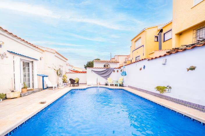 Image No.35-3 Bed Villa for sale