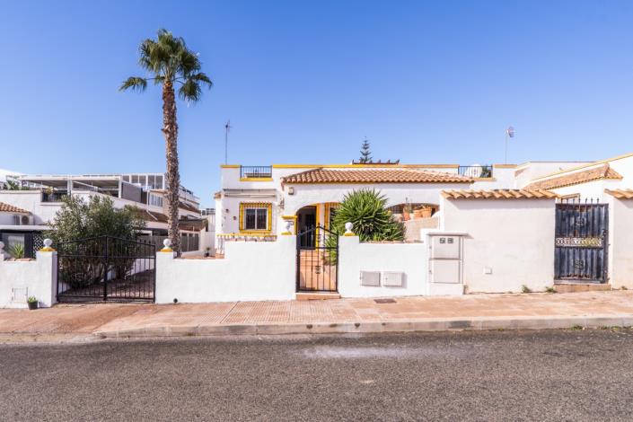 Image No.38-3 Bed Quad for sale