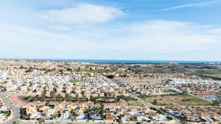 Image No.42-3 Bed Quad for sale