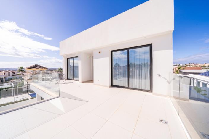 Image No.30-3 Bed Villa for sale