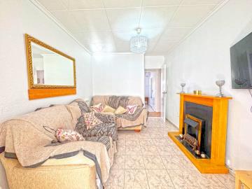 Terraced-Property-for-sale-in-La-Marina--8---Portals-