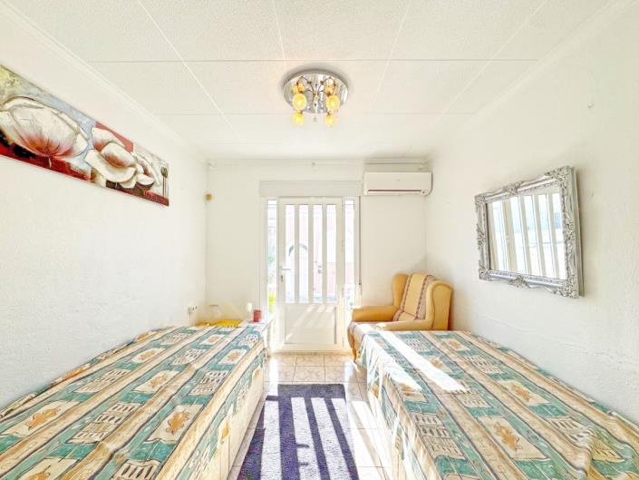 Image No.17-2 Bed Townhouse for sale