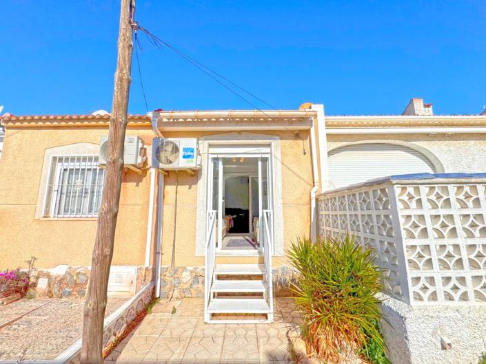 Image No.20-2 Bed Townhouse for sale