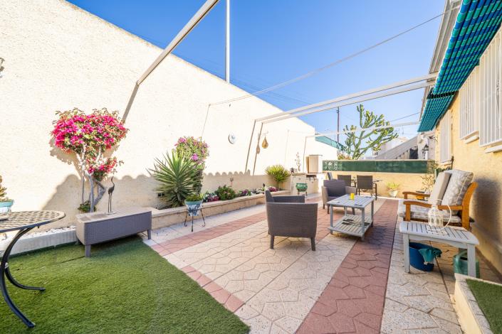 Image No.3-4 Bed Villa for sale