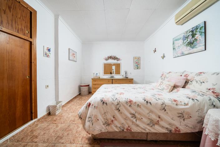 Image No.14-4 Bed Villa for sale