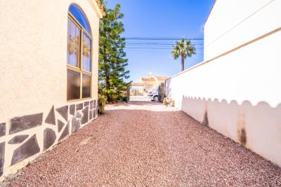 Detached-property-for-sale-in-La-Marina--4---Portals-