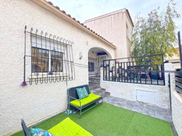 Terraced-Property-for-sale-in-La-Marina--3---Portals-