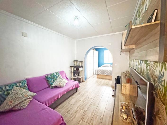 Image No.6-2 Bed Townhouse for sale