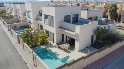 Modern-House-for-sale-in-La-Marina--1---Canva-
