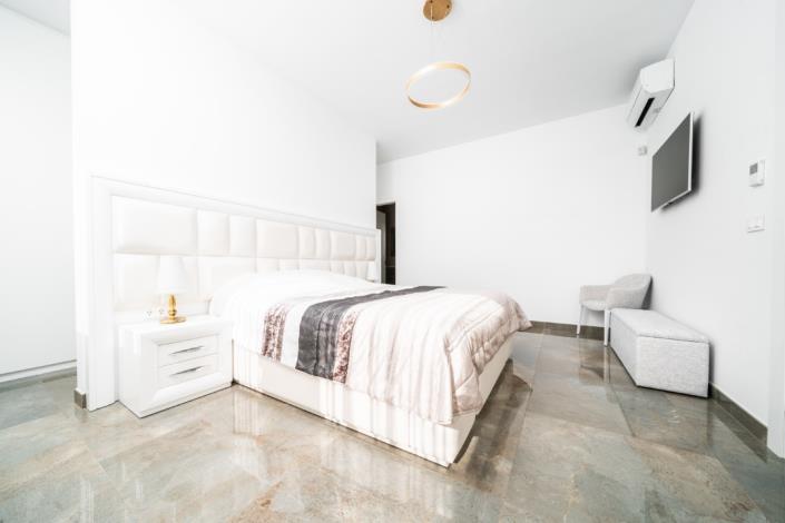 Image No.25-7 Bed Villa for sale