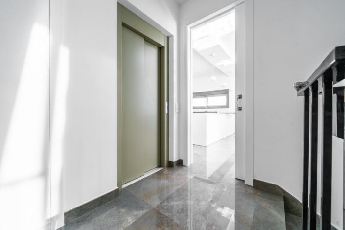 Image No.38-7 Bed Villa for sale