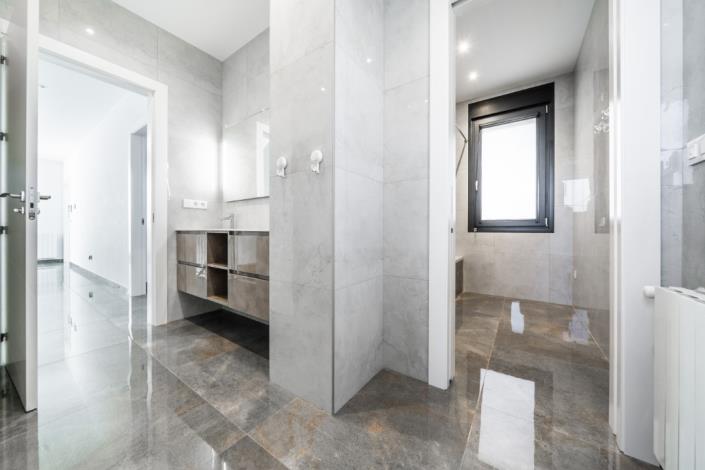 Image No.40-7 Bed Villa for sale