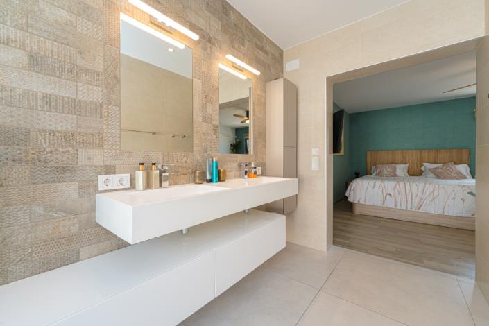 Image No.48-5 Bed Villa for sale