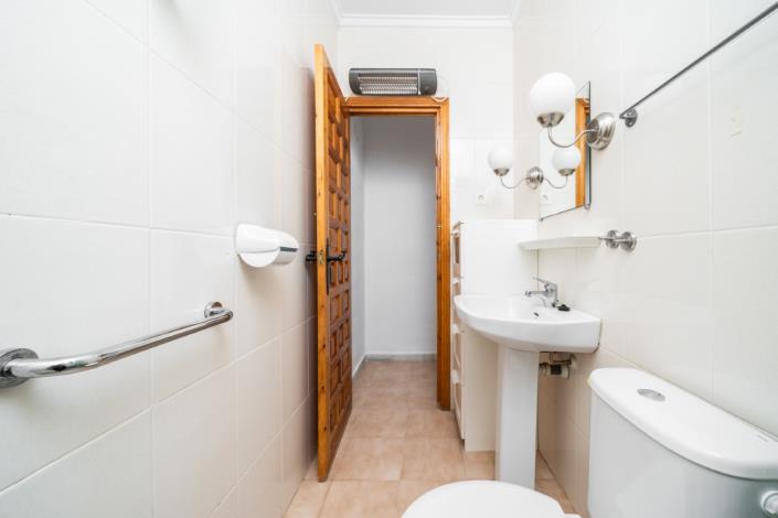 Image No.17-1 Bed Townhouse for sale