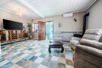 Detached-Villa-For-Sale-in-La-Marina--15---Portals-