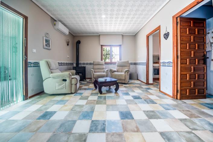 Image No.17-9 Bed Villa for sale