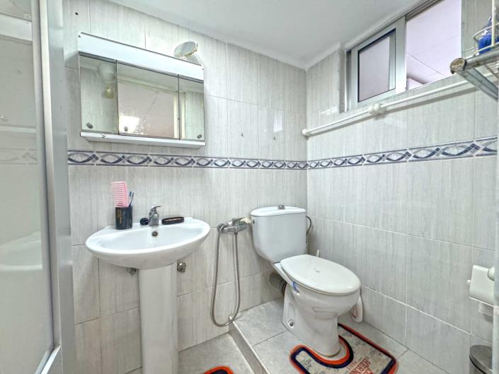 Image No.20-2 Bed Townhouse for sale