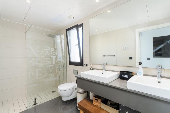 Image No.22-7 Bed Villa for sale