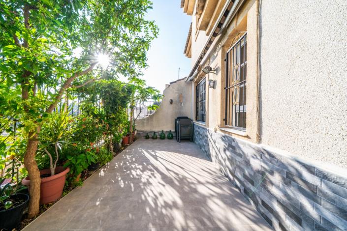 Image No.8-4 Bed Quad for sale