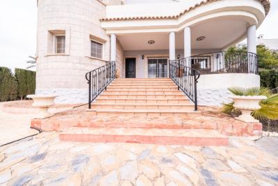 Detached-Villa-for-sale-in-Costa-Blanca--7---Portals-