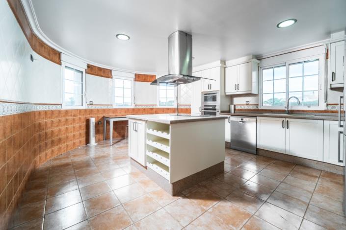 Image No.17-4 Bed Villa for sale