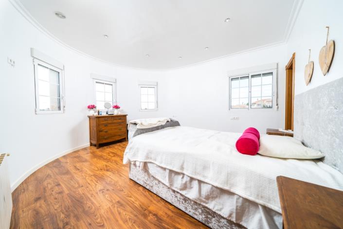 Image No.27-4 Bed Villa for sale