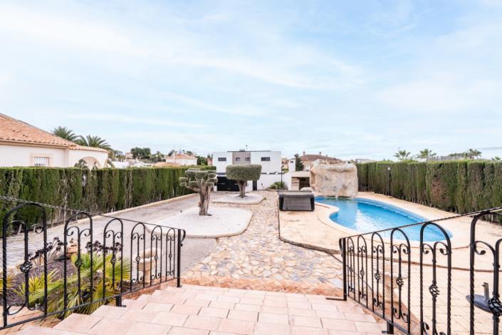 Image No.39-4 Bed Villa for sale