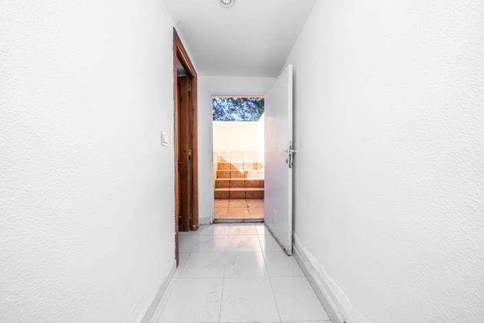 Image No.17-2 Bed Townhouse for sale